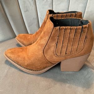 Forever 21 - Cut-off cowgirl boots 👢